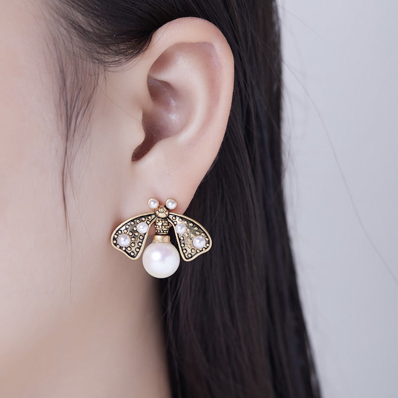 Middle vintage Western retro three-dimensional bee ear jewelry