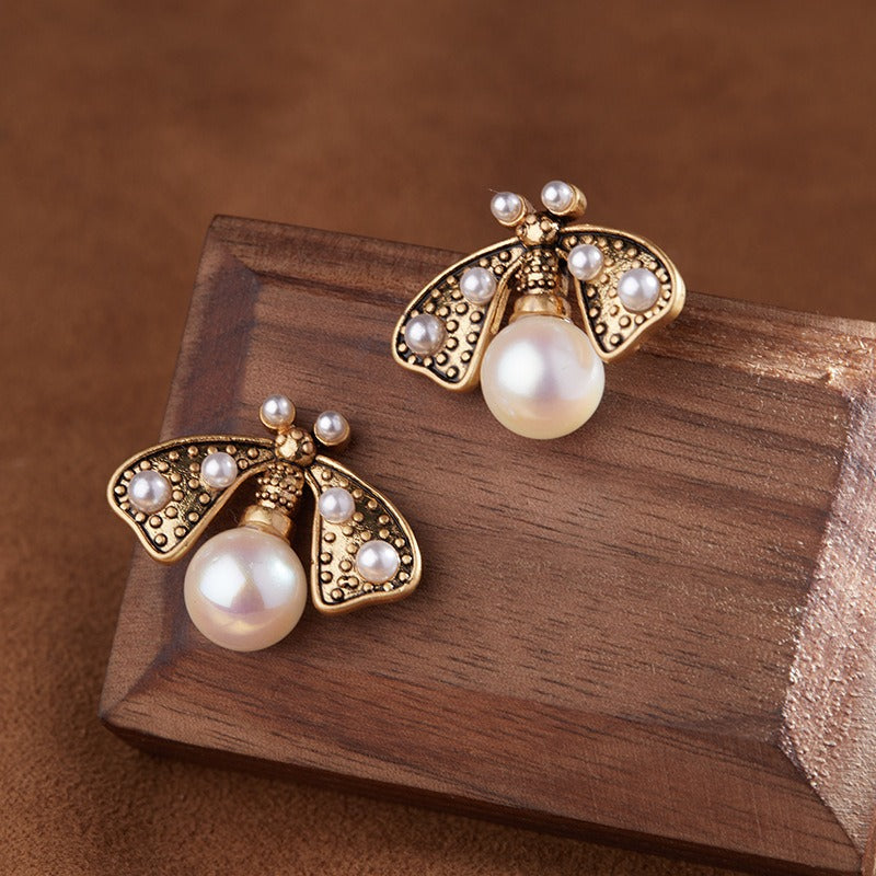 Middle vintage Western retro three-dimensional bee ear jewelry